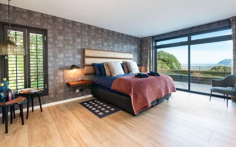5 Bedroom Property for Sale in Bishopscourt Western Cape